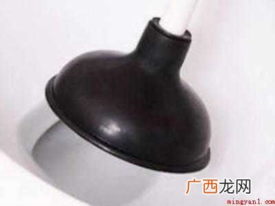 厕所堵了水满了下不去怎么办