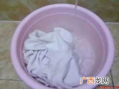 衣服被84褪色补救