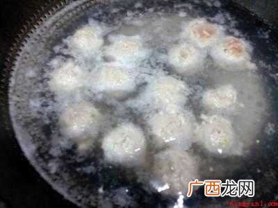 水煮肉丸子怎么做又滑又嫩