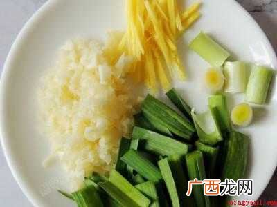 鲜花甲怎么做好吃共有5步,可做爆炒 鲜花甲怎么做好吃