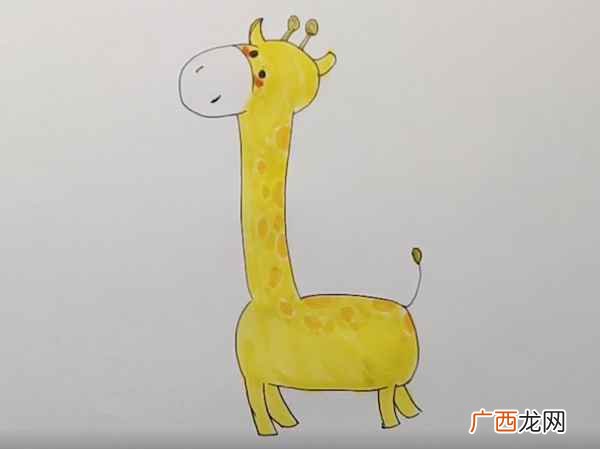 可爱的长颈鹿就画好了。 长颈鹿简笔画