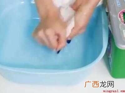 衣服上的顽固污渍怎么去除