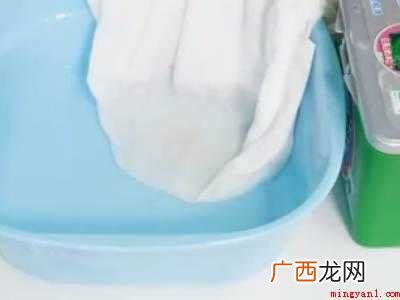 衣服上的顽固污渍怎么去除