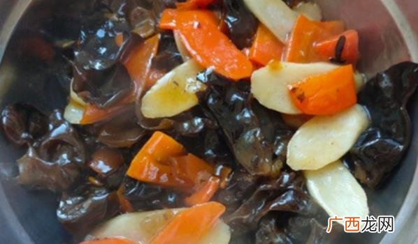 如何烹饪木耳胡萝卜和山药的炒菜 木耳胡萝卜山药怎么炒