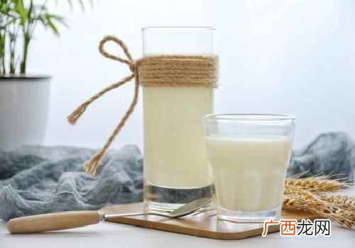 每天喝脱脂牛奶会胖吗 脱脂牛奶热量高不高,每天喝脱脂牛奶会胖吗