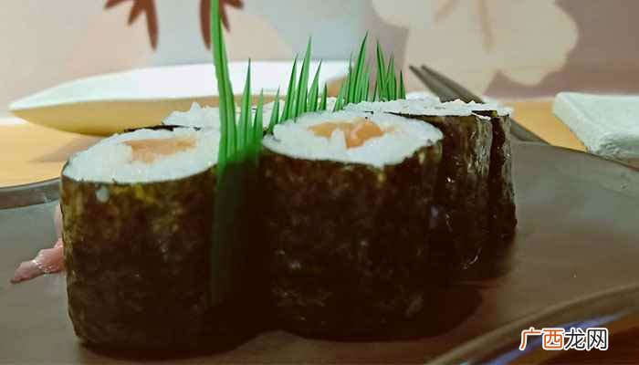日本料理有生鱼片、天妇罗、味增汤、寿司、烤牛肉、章鱼丸、日式 日本料理有哪些