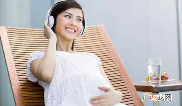 孕妇应该在什么情况下听音乐 孕妇何时听那种音乐