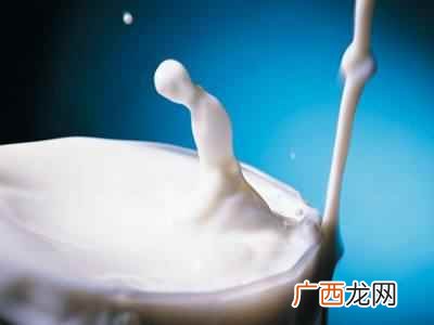 在生活中用牛奶洗脸会不会导致面部肌肤出现一定的变化 每天用牛奶洗脸好吗