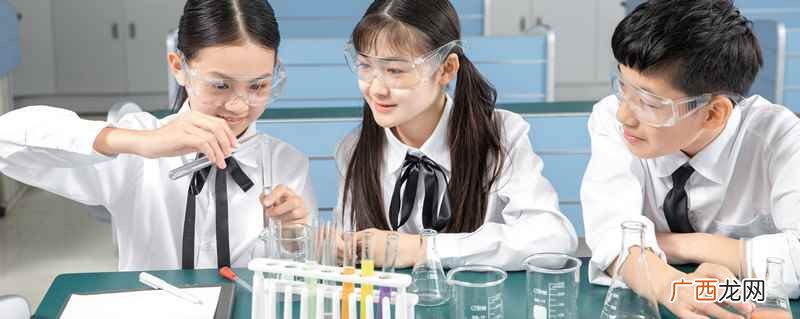 初中属于义务教育的一部分 初二是几岁