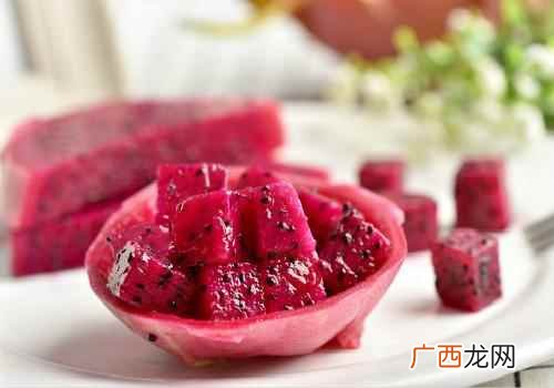 火龙果是仙人掌的果实吗图片 火龙果是仙人掌的果实吗