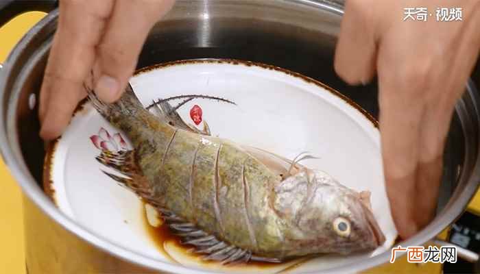 鱼身上葱丝和香菜的步骤 清蒸鳜鱼的做法