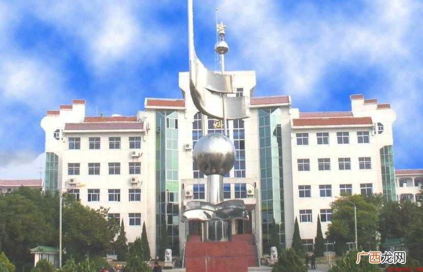 武汉市新洲区第一中学有什么设施