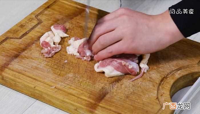 毛豆蒸咸鸭腿怎么做好吃 毛豆蒸咸鸭腿的做法