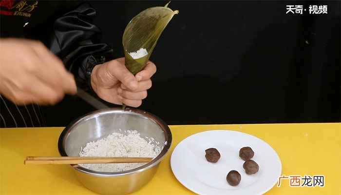 粽子格外香的做法步骤图 豆沙粽子的做法