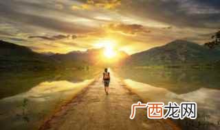深春回荡少年们打闹的噪动静 关于风景的唯美句子