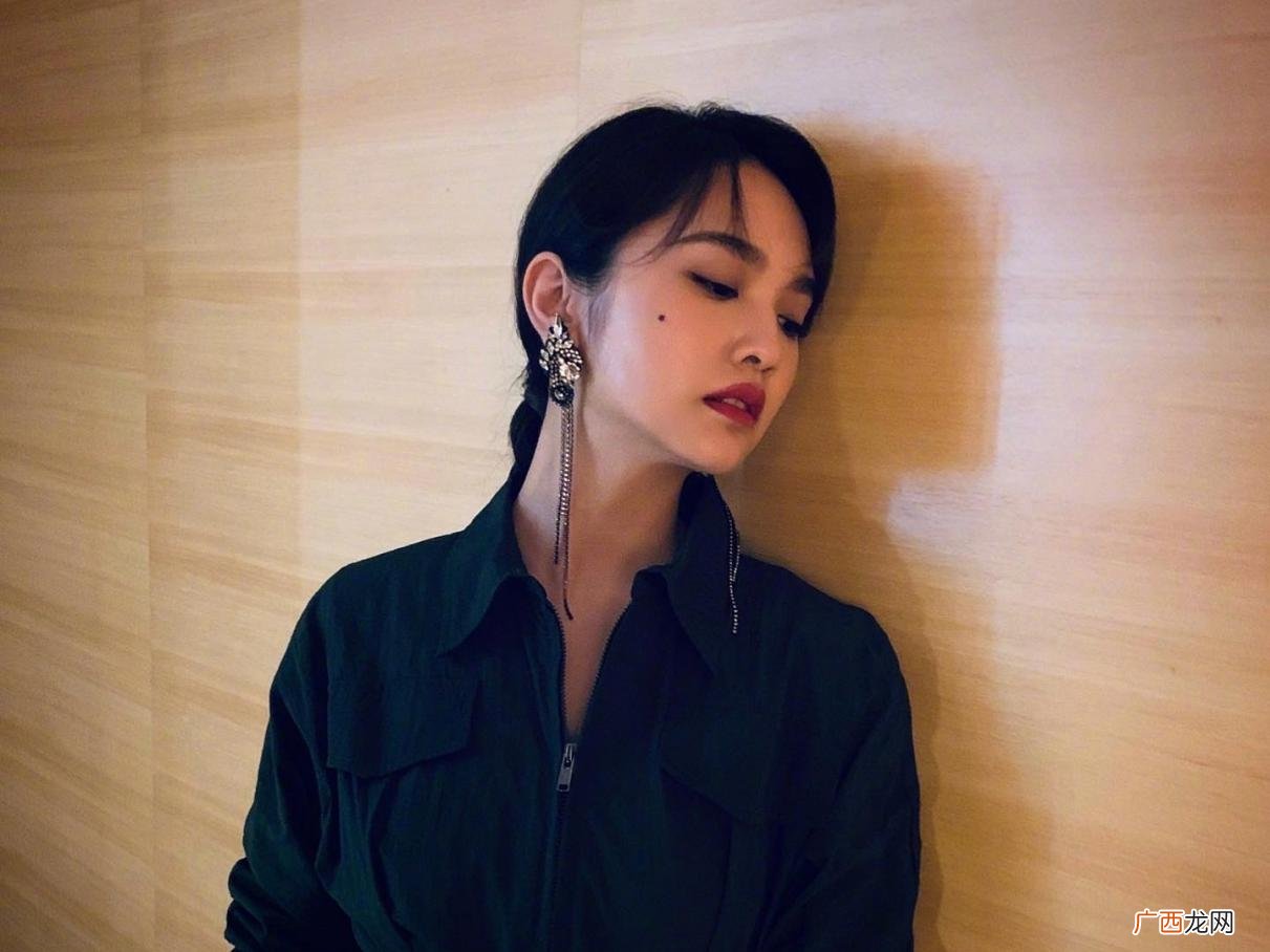 脸上的痣哪些不能去掉图片 脸上哪些痣不能点图片
