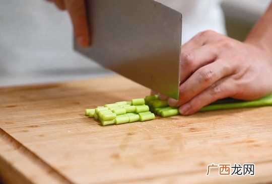 花生米的做法 宫保杏鲍菇