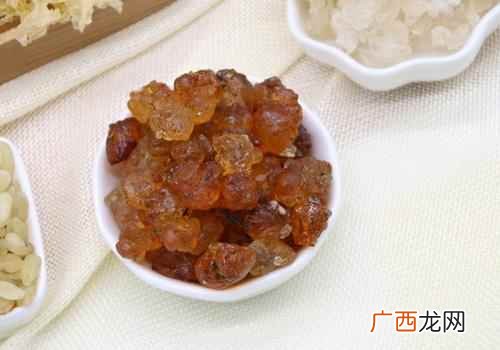 桃胶莲子银耳羹功效窍门 桃胶莲子银耳羹功效