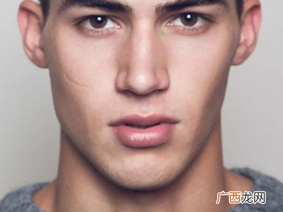 嘴巴小会影响性格吗 嘴巴小的男人性格特点揭秘
