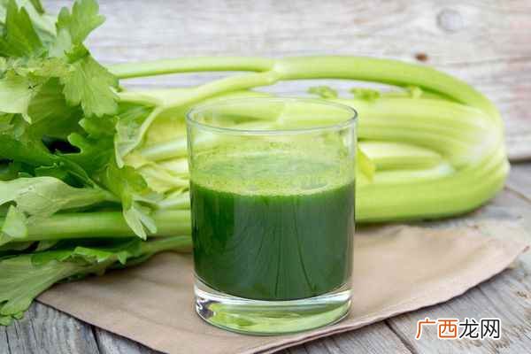 芹菜汁的功效与作用做法 芹菜汁的功效与作用