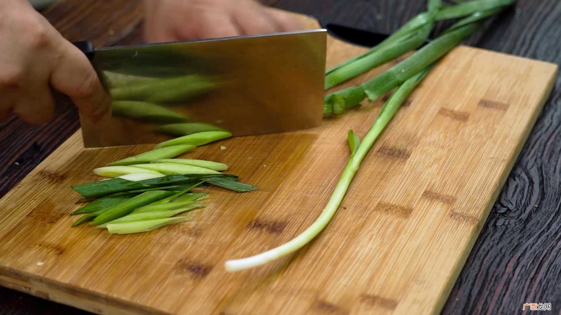 咸菜回锅肉怎么做好吃 咸菜回锅肉的做法
