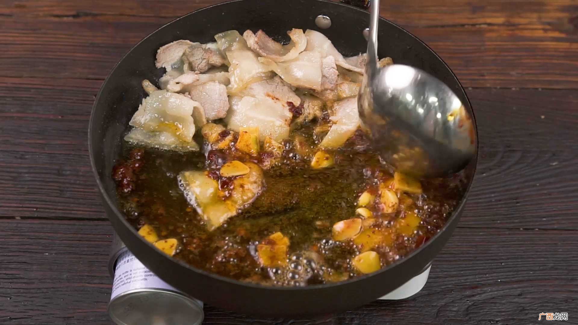 咸菜回锅肉怎么做好吃 咸菜回锅肉的做法