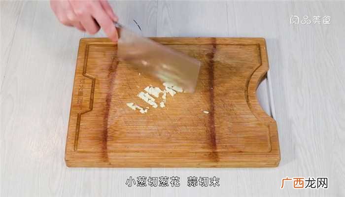 凉拌苕皮怎么做好吃 凉拌苕皮的做法