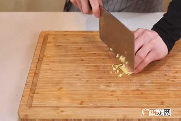 干煸豇豆怎么做好吃 干煸豇豆的做法
