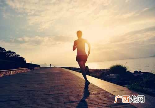 跑步对膝盖有损伤吗怎么才算适量 跑步对膝盖有损伤吗