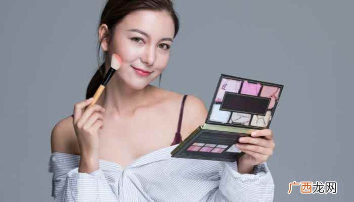 冬季化妆用什么定妆 冬季化妆需要定妆吗