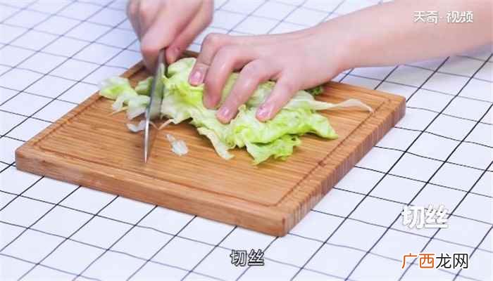 鸡胸肉怎么做好吃 230大卡增肌鸡肉蔬菜沙拉的做法