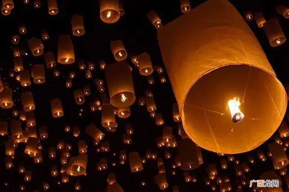中秋节放孔明灯的注意事项 中秋节是不是要放孔明灯