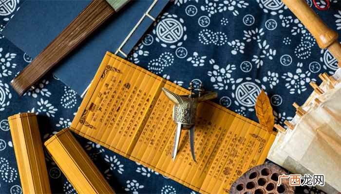 中国传统寿衣设计多采取古代服饰作为参考 寿衣七件套都是什么