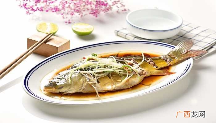 鲫鱼吃什么食物在家养 鲫鱼吃什么