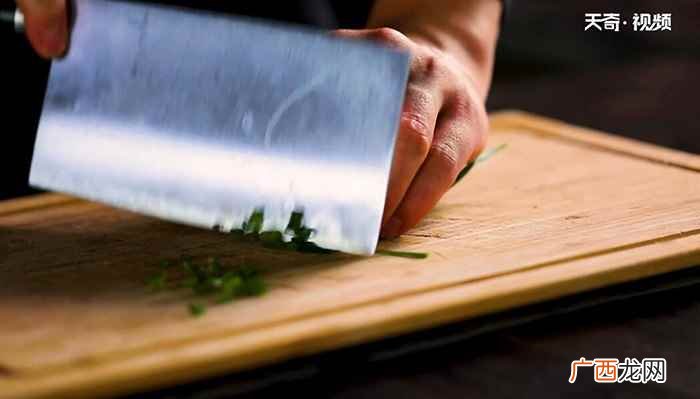 油豆腐怎么做好吃 油豆腐焖五花肉做法
