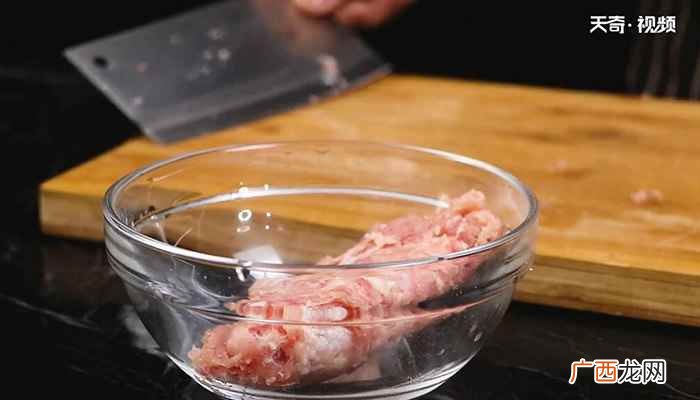 鲫鱼炖豆腐的做法家常 鲫鱼炖豆腐的做法
