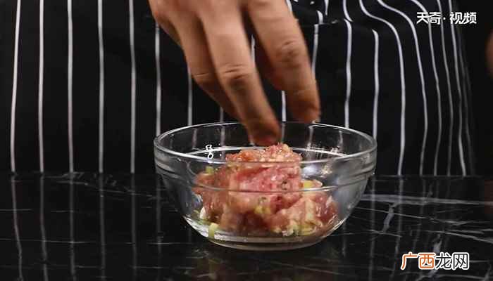 鲫鱼炖豆腐的做法家常 鲫鱼炖豆腐的做法