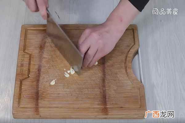 韭菜花炒鱿鱼做法大全 韭菜花炒鱿鱼做法