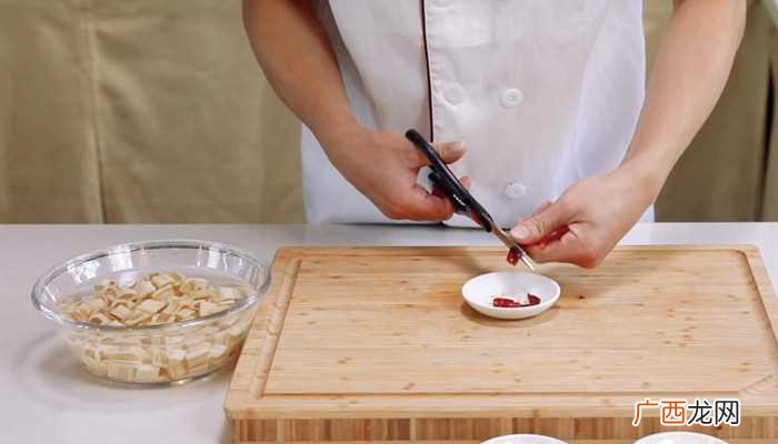 藕丁怎么炒怎么做好吃 藕丁怎么炒的做法