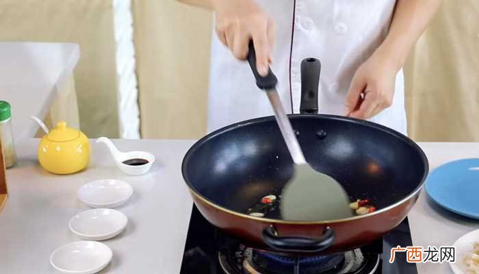 藕丁怎么炒怎么做好吃 藕丁怎么炒的做法