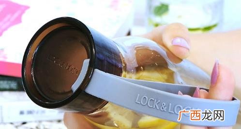 乐扣的塑料杯能接开水吗 乐扣的塑料杯可以装沸水吗