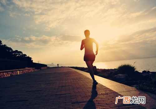 长跑后如何尽快恢复不要马上停止 长跑后如何恢复
