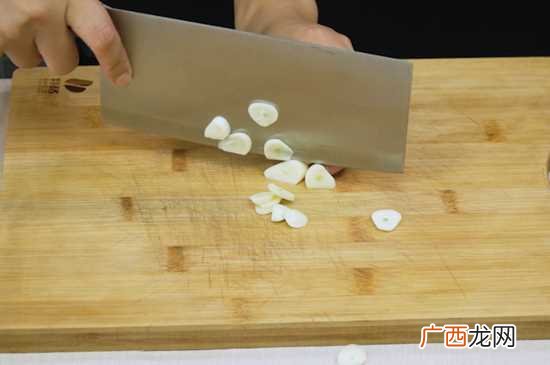 蒜香豆苗的制作方法准备 豌豆苗的做法