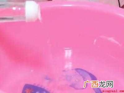 84泡黄的衣服怎么变白