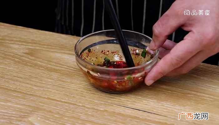 小米椒切圈的做法步骤图 白斩鸡的做法