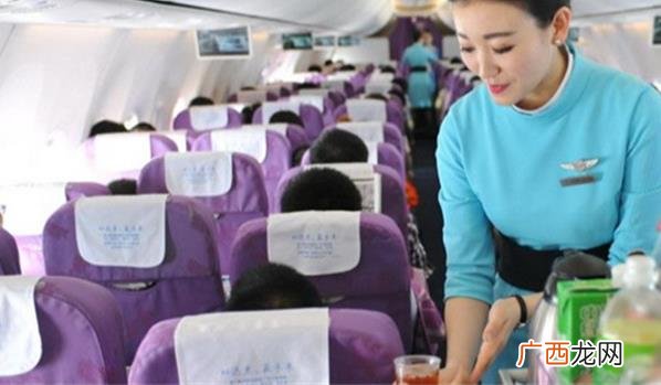 这种做法侵犯了其他乘客的利益 乘客忘带手机飞机返回延误90分钟