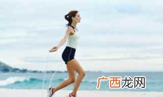 深蹲是最快提高跳跃力的方式 新手怎样才能练好弹跳
