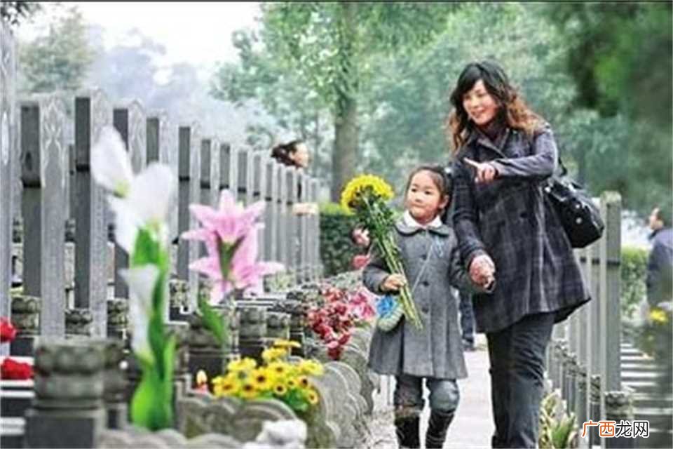 清明节扫墓需要做些什么 清明节扫墓要做什么