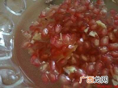 石榴怎么吃的具体操作步骤 石榴怎么吃的
