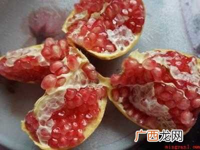 石榴怎么吃的具体操作步骤 石榴怎么吃的